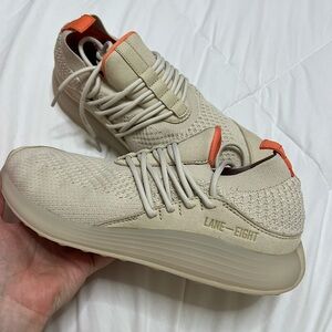 Lane eight trainer AD 1